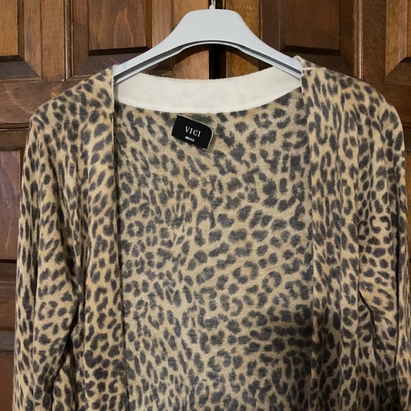 Vici lightweight Leopard Print Cardigan Small - Picture 4 of 9